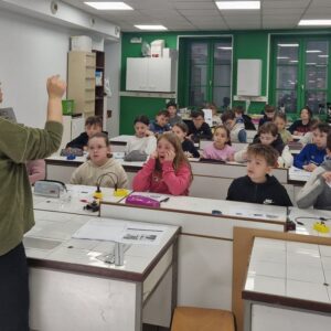 Échange initiatique entre primaires et collégiens – expérience scientifique